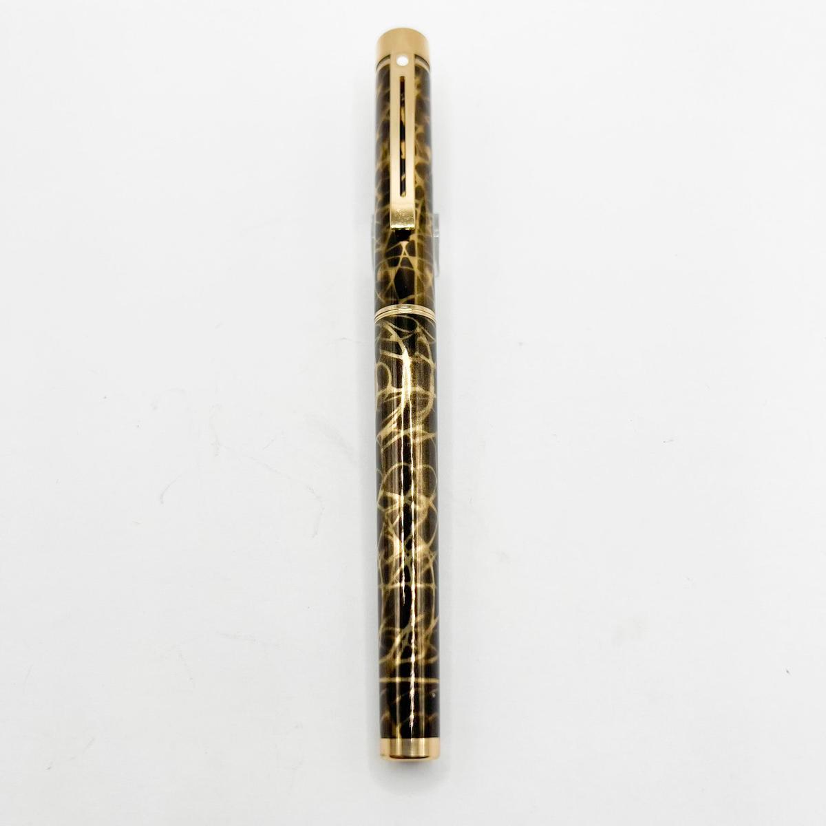Sheaffer Full Size Targa  Lacque Filigree Pattern Fountain Pen - Medium 14kt Gold Nib